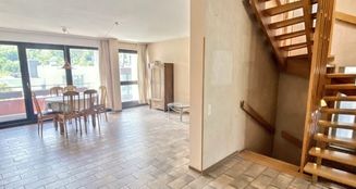 von_poll_real_estate_property_24255019_1_image_0