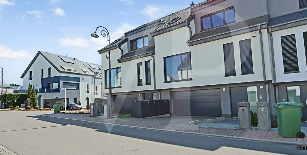 ext+01_20250403112251352576 WEB