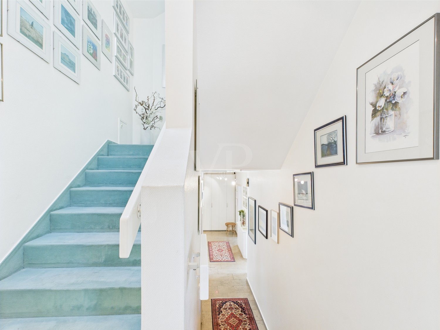 Repräsentatives Einfamilienhaus in Split-Level-Architektur