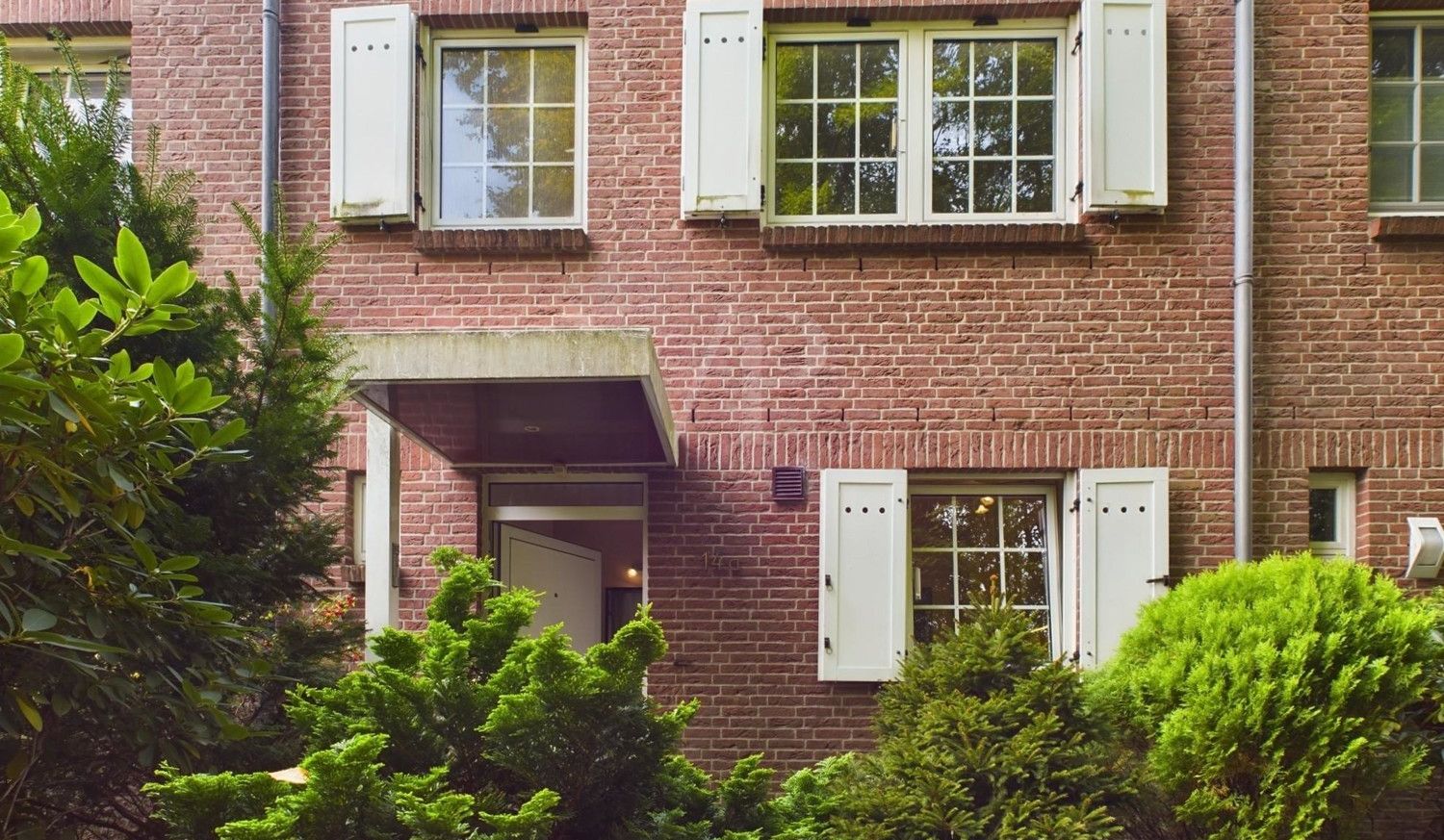 Attraktives Reihenmittelhaus mit Vollkeller und Garage in Top Lage von Großburgwedel