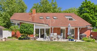 von_poll_real_estate_property_25352082-1_image_0
