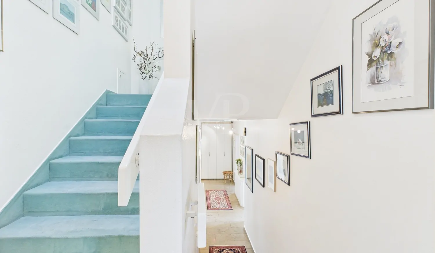 Repräsentatives Einfamilienhaus in Split-Level-Architektur