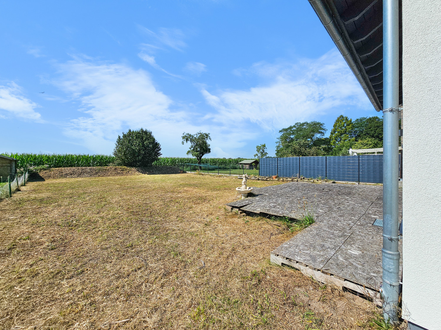 Energieeffizientes Wohnhaus mit Blick ins Grüne und Potenzial für die Weiterentwicklung