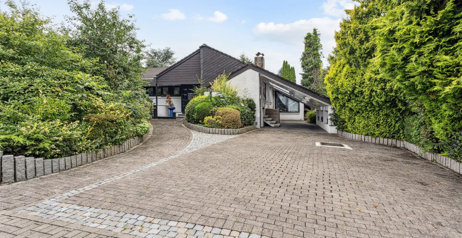 Freistehendes Architektenhaus im Bungalowstil in zentraler Lage von Heiligenrode