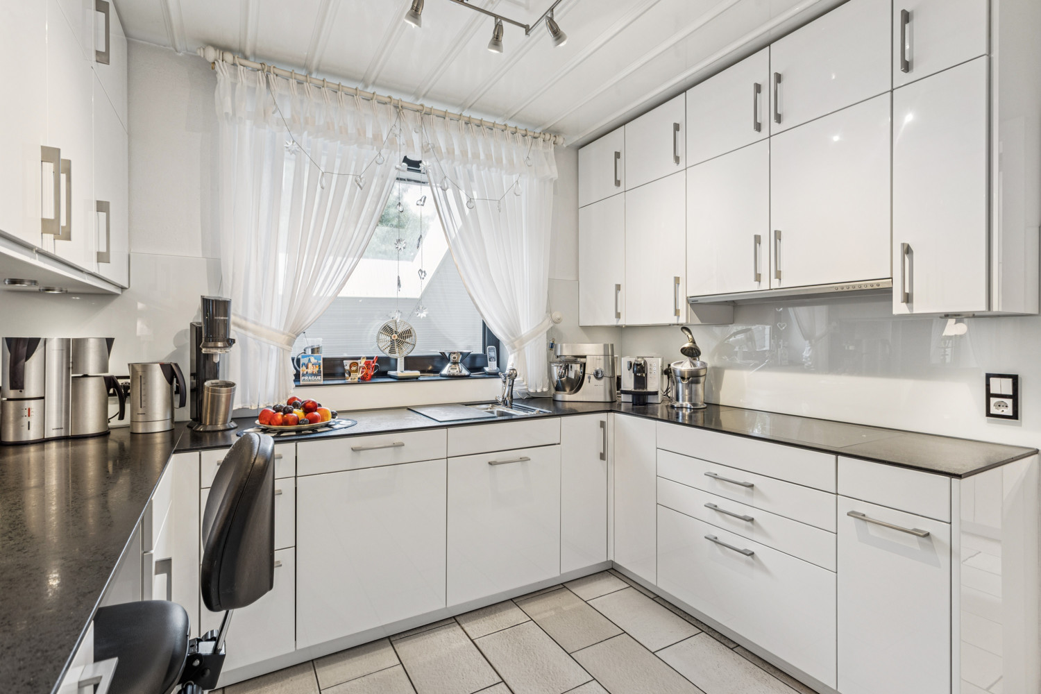 Freistehendes Architektenhaus im Bungalowstil  in zentraler Lage von Heiligenrode