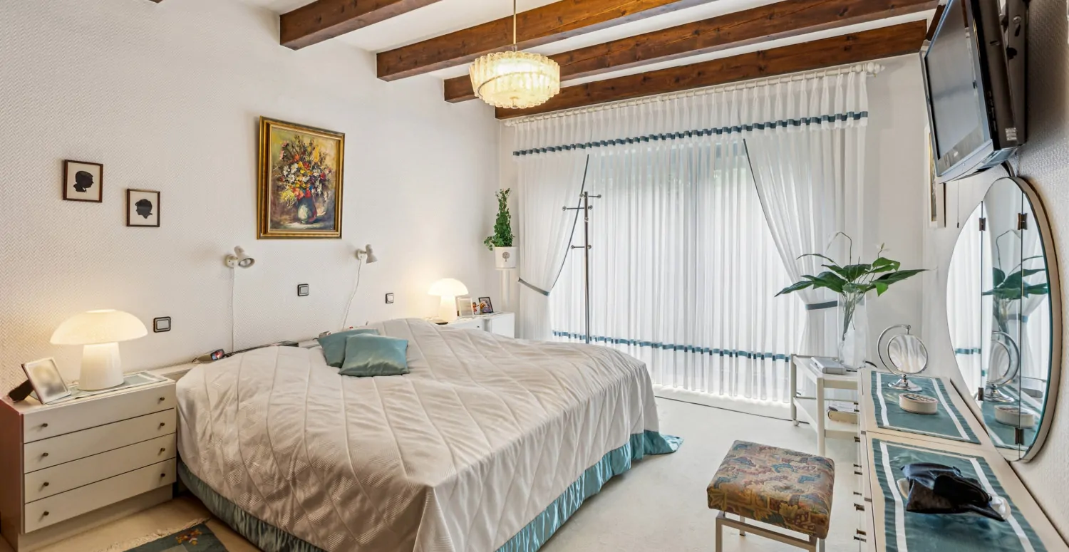 Freistehendes Architektenhaus im Bungalowstil in zentraler Lage von Heiligenrode