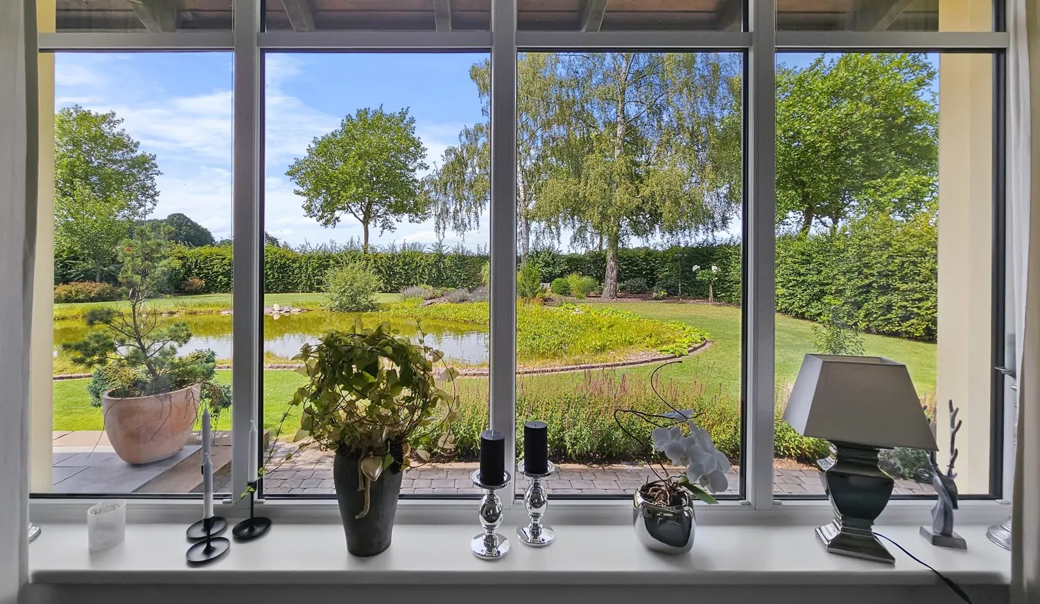 Energieeffizienter Wohntraum mit vielen Möglichkeiten für Pferde- und Autoliebhaber