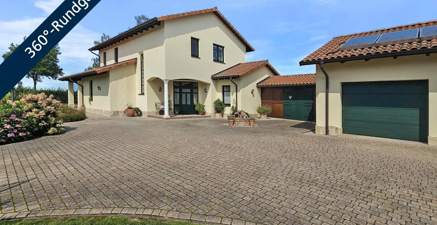 Energieeffizienter Wohntraum mit vielen Möglichkeiten für Pferde- und Autoliebhaber