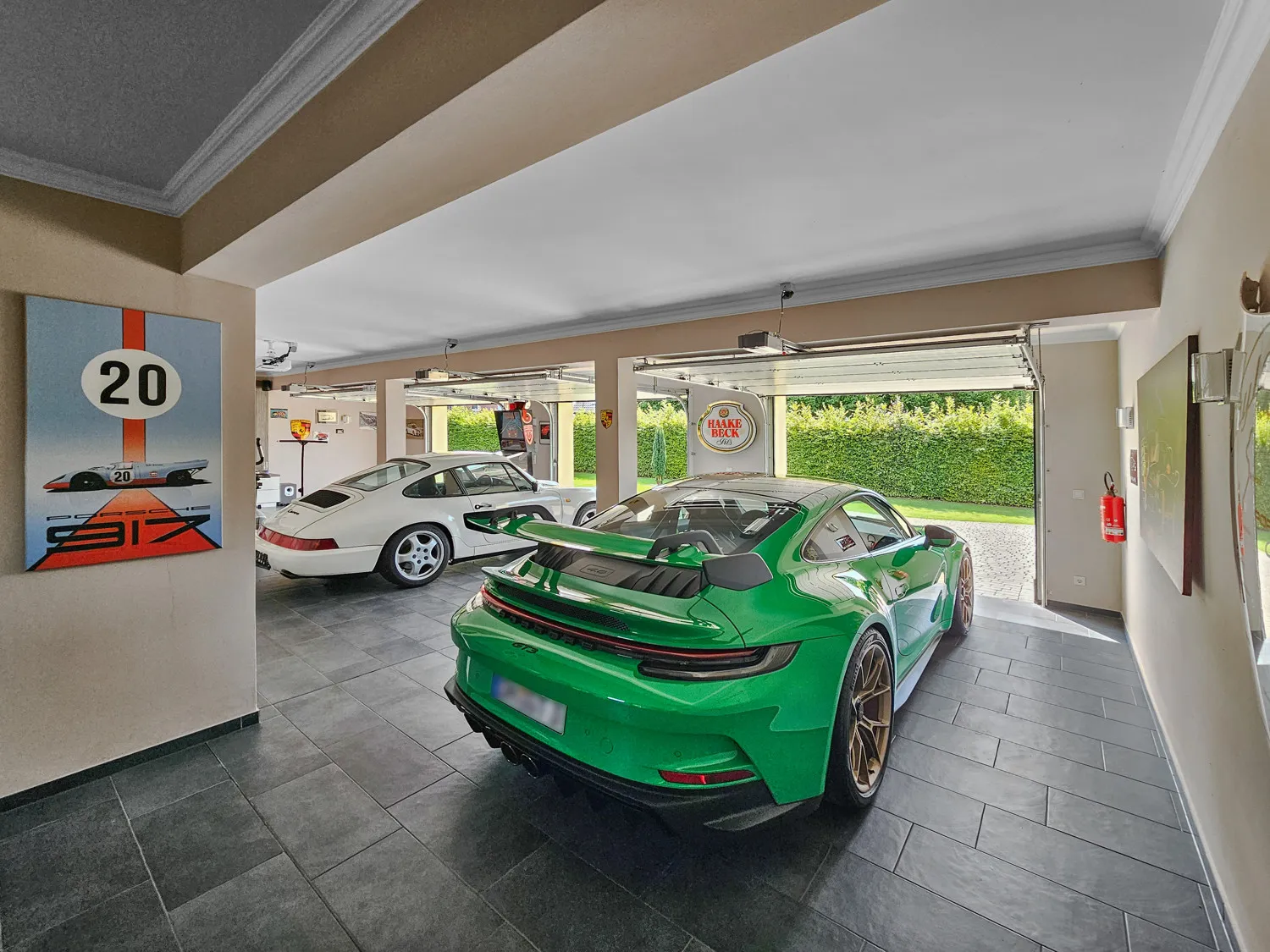 Energieeffizienter Wohntraum mit vielen Möglichkeiten für Pferde- und Autoliebhaber