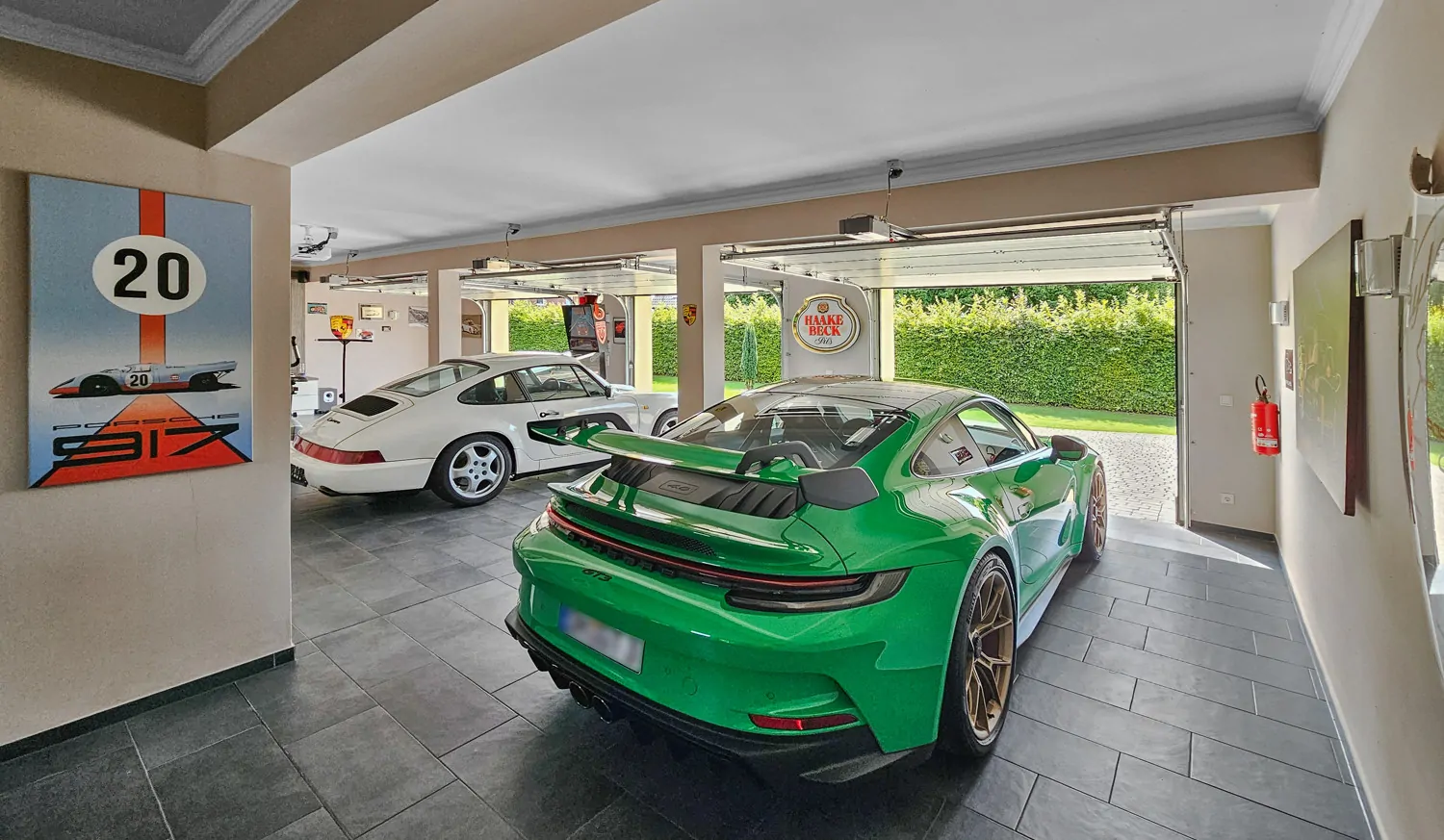 Energieeffizienter Wohntraum mit vielen Möglichkeiten für Pferde- und Autoliebhaber