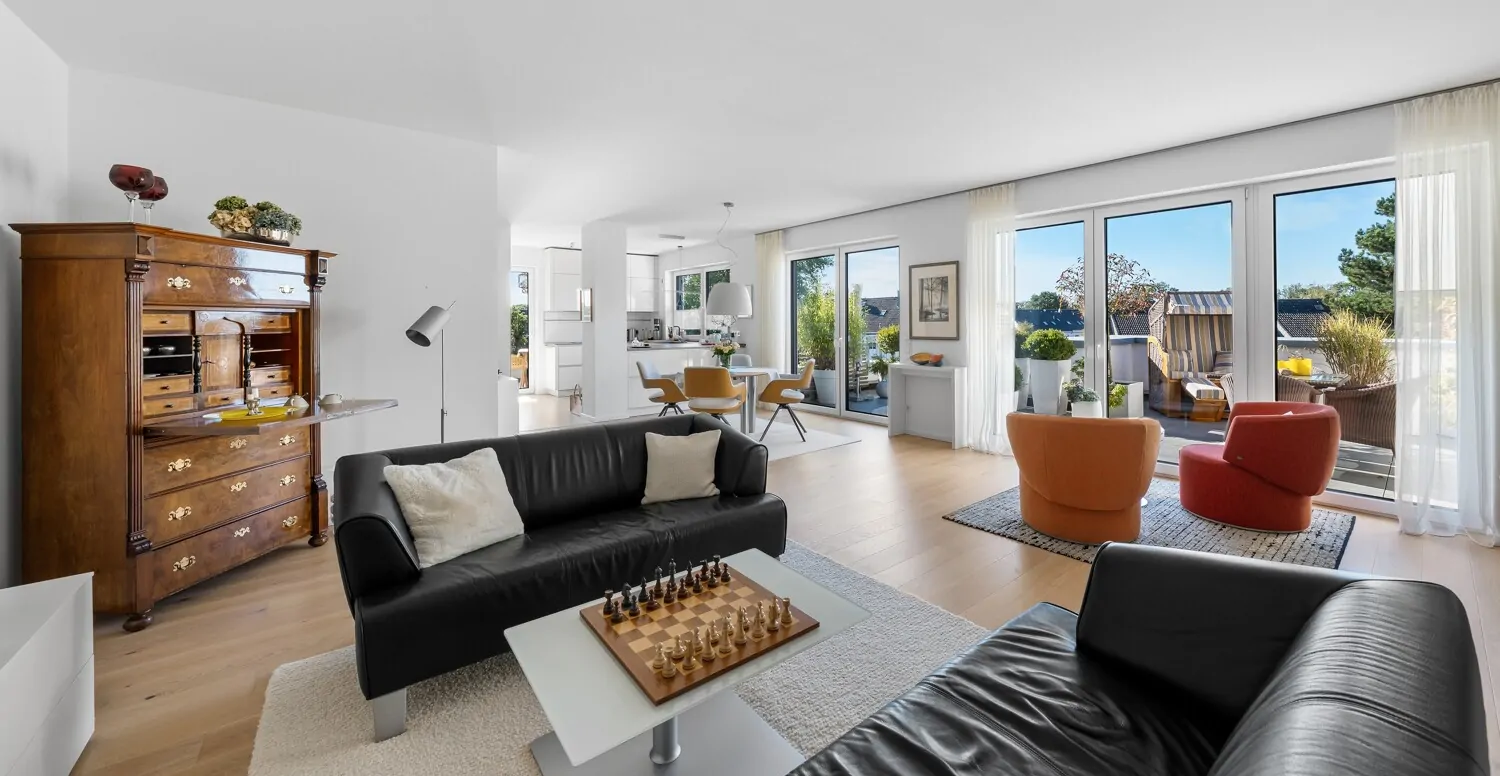 Lichtdurchflutete 4-Zimmer-Penthouse-Wohnung mit exklusiver Ausstattung und gehobenem Wohnkomfort