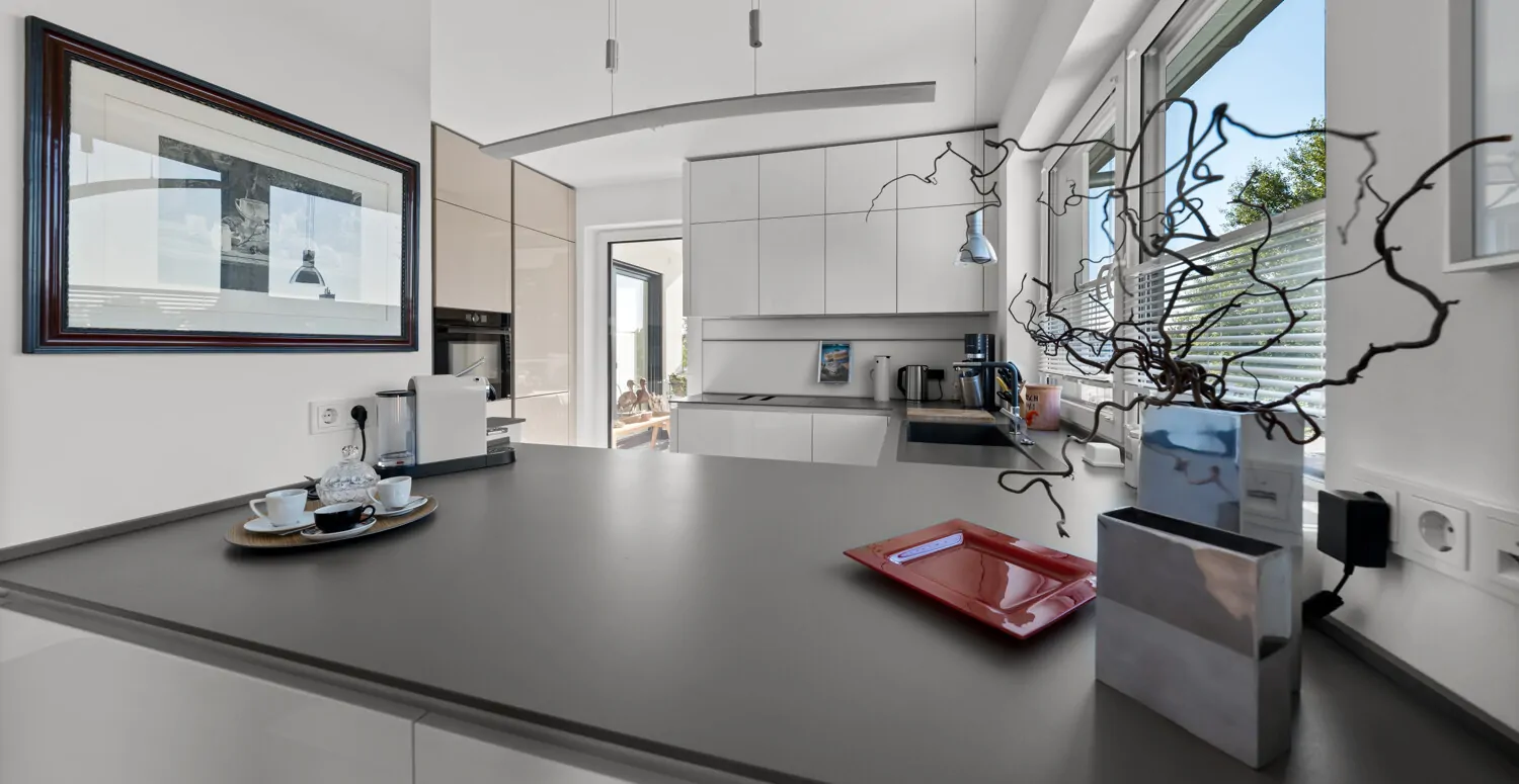 Lichtdurchflutete 4-Zimmer-Penthouse-Wohnung mit exklusiver Ausstattung und gehobenem Wohnkomfort