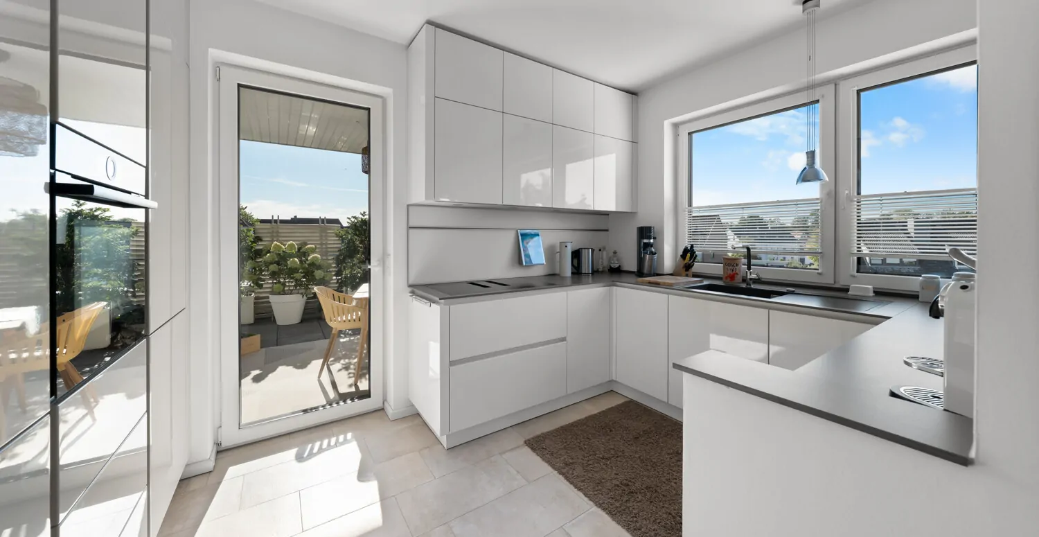 Lichtdurchflutete 4-Zimmer-Penthouse-Wohnung mit exklusiver Ausstattung und gehobenem Wohnkomfort