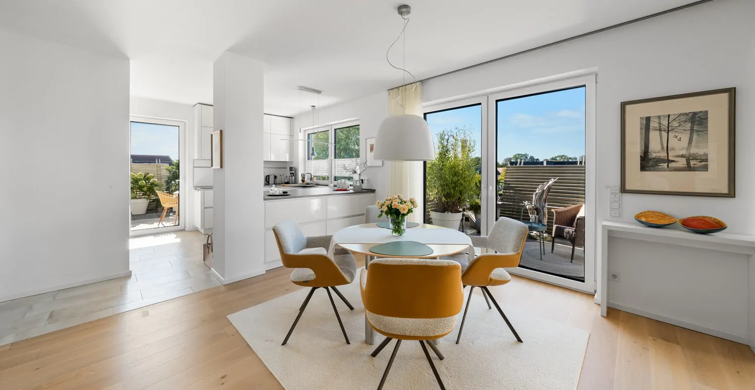 Lichtdurchflutete 4-Zimmer-Penthouse-Wohnung mit exklusiver Ausstattung und gehobenem Wohnkomfort