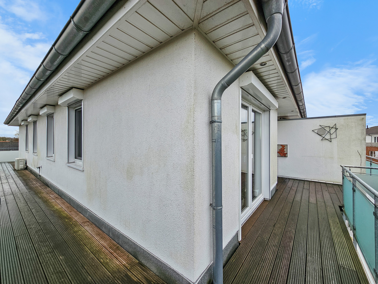 Moderne Penthouse-Wohnung mit Tiefgaragenstellplatz in bester Wohnlage