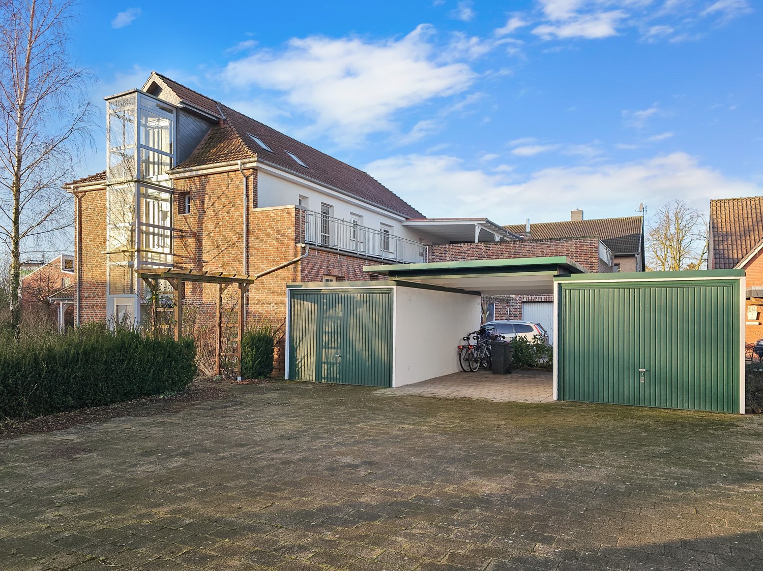 Charmante 2-Zimmer-Erdgeschosswohnung mit Gartenanteil und Garage