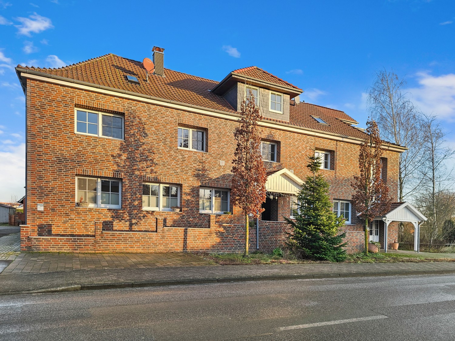 Charmante 2-Zimmer-Erdgeschosswohnung mit Gartenanteil und Garage