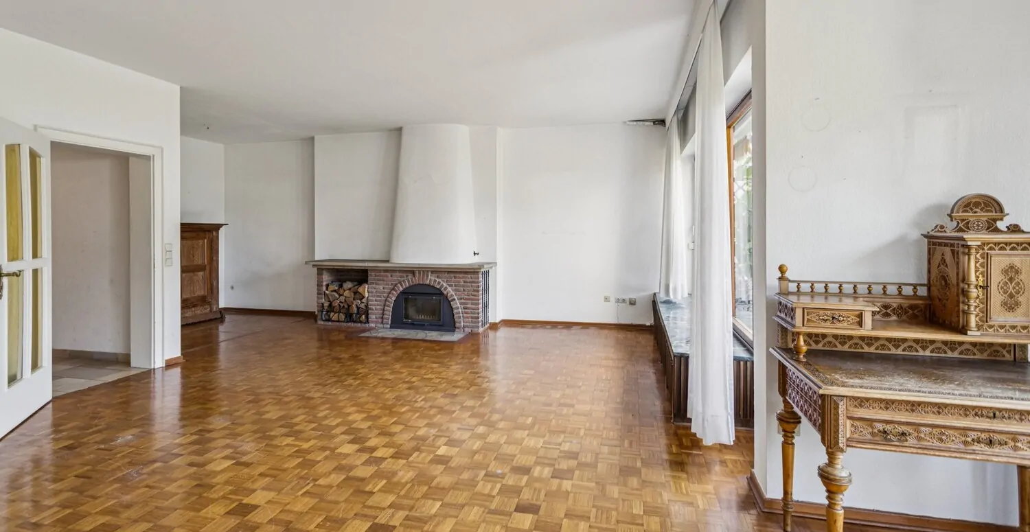 Wohnzimmer mit Kamin