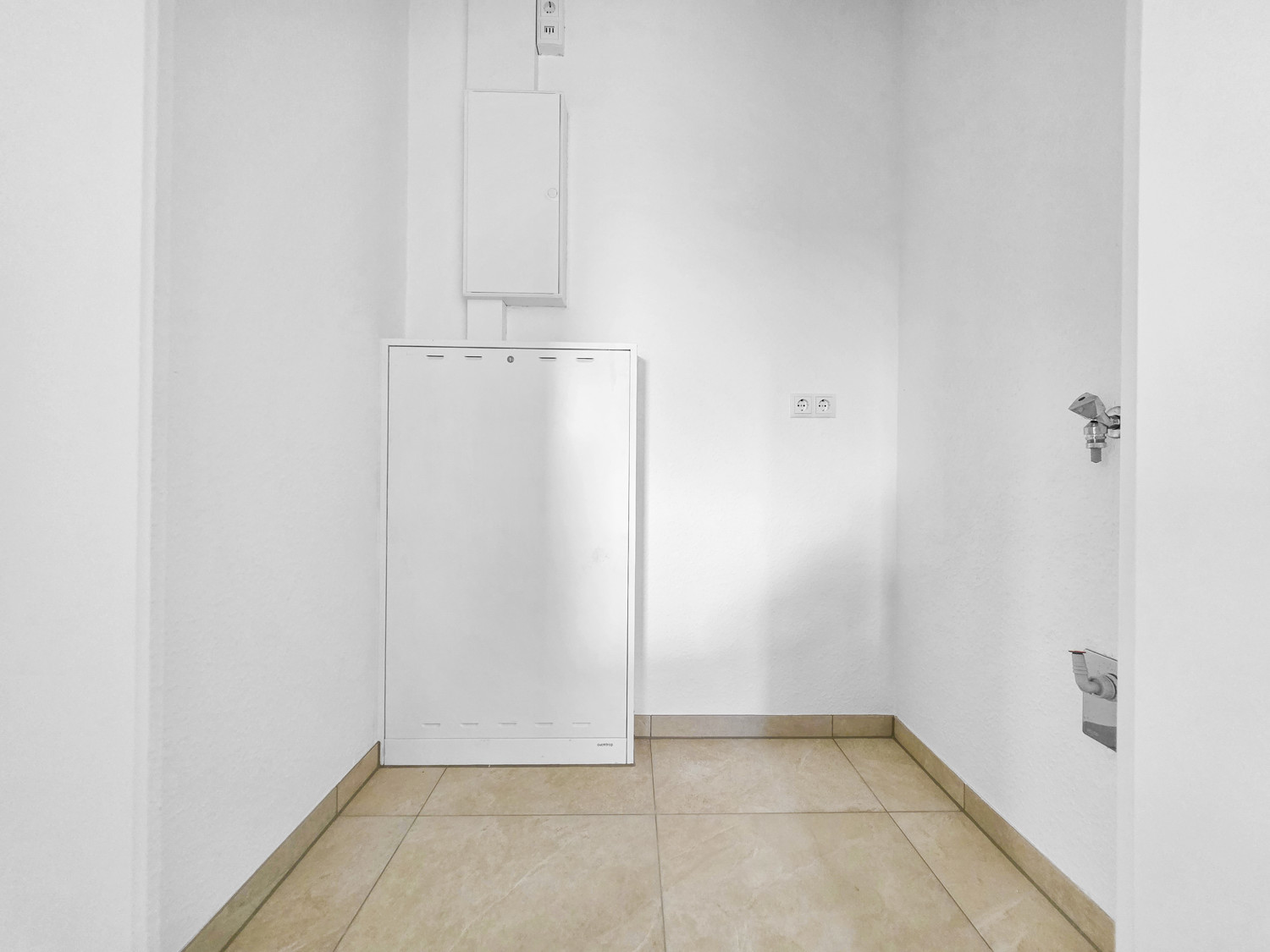 NEUBAU | Stilvolle 2-Zimmer-Erdgeschosswohnung mit hochwertiger Küche im Weyher Ortskern