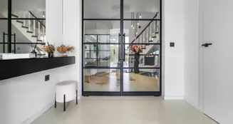 von_poll_real_estate_property_25295032_image_1