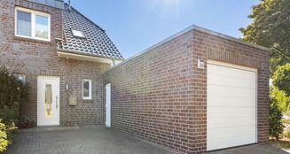 von_poll_real_estate_property_25295045_image_0