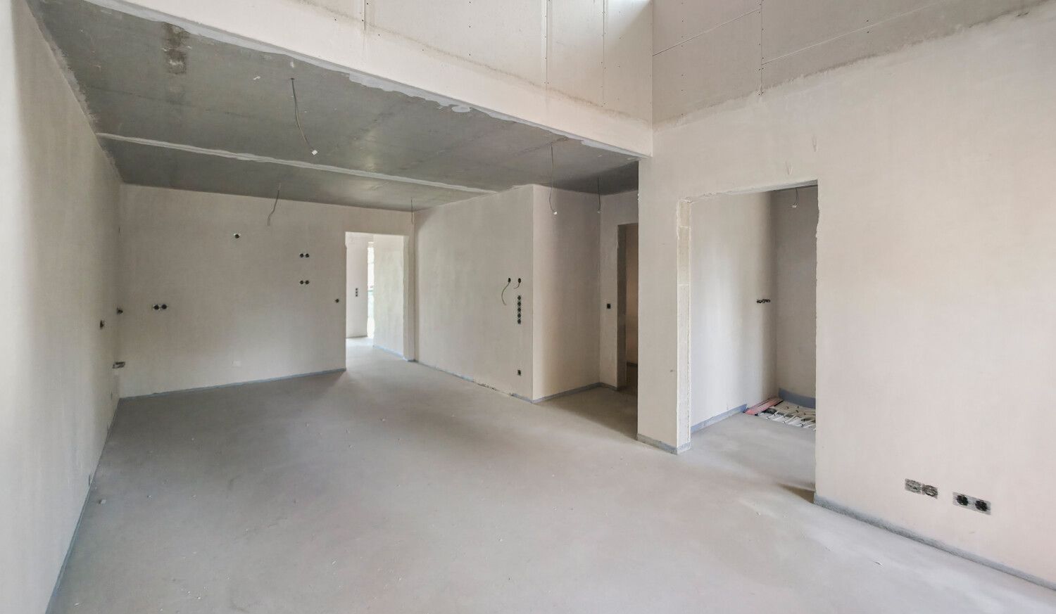 Wohnzimmer / Küche / Galerie