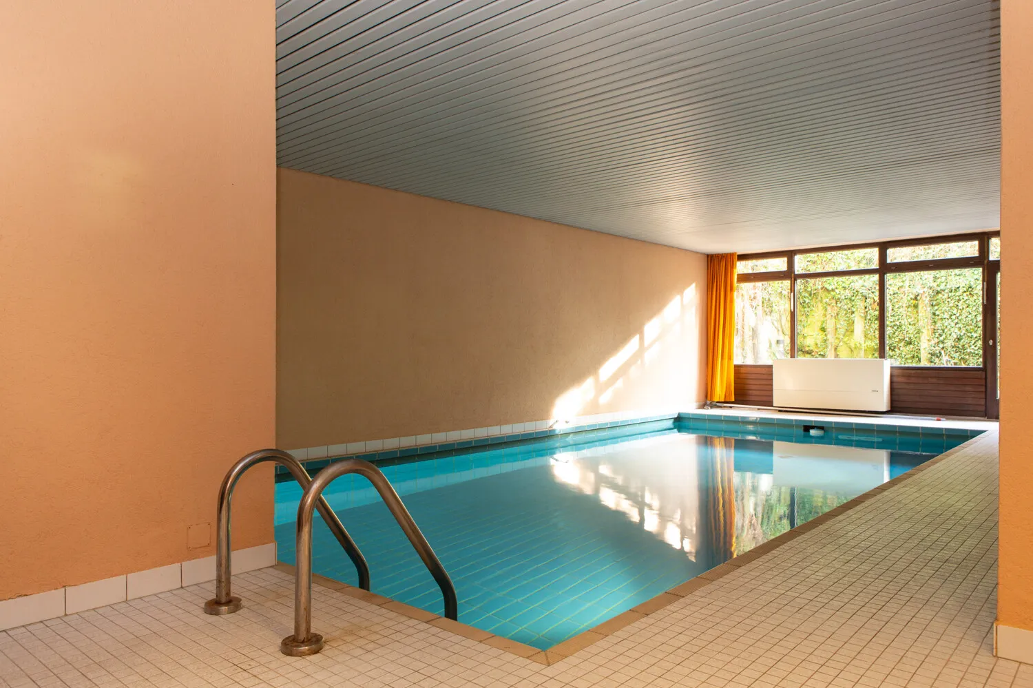 Schwimmhalle