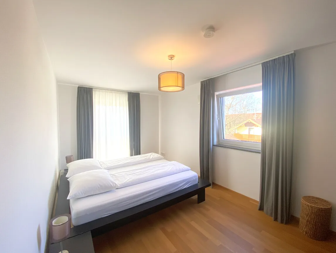 1. Zimmer OG