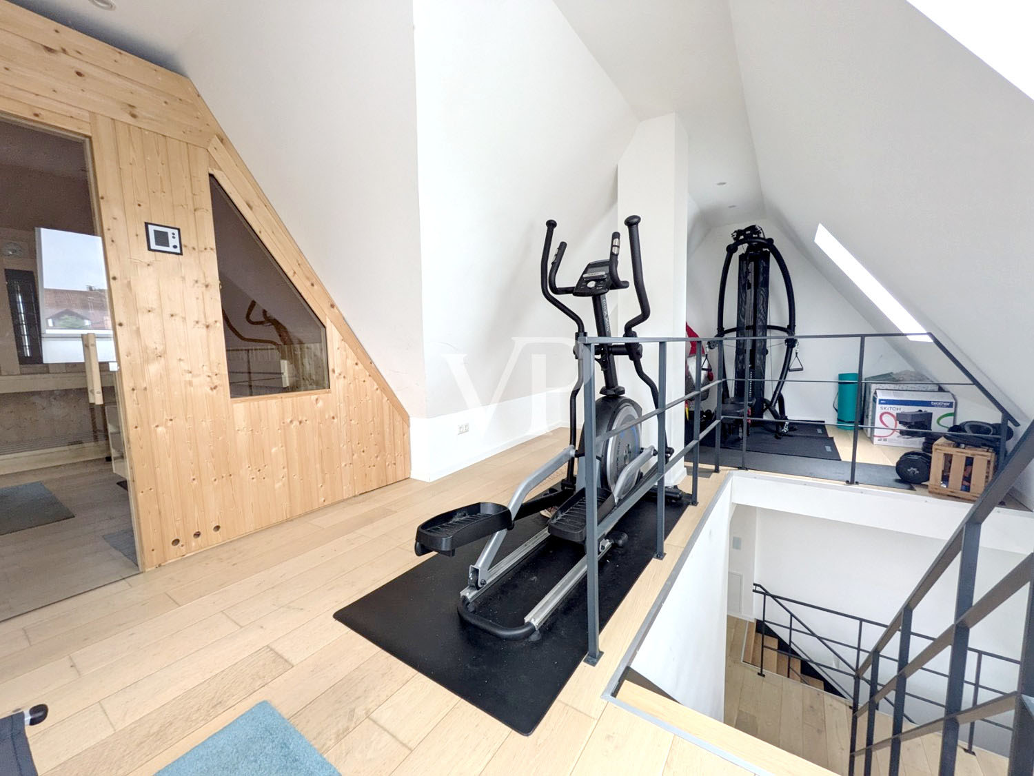 Sauna und Fitnessbereich (DG 2)
