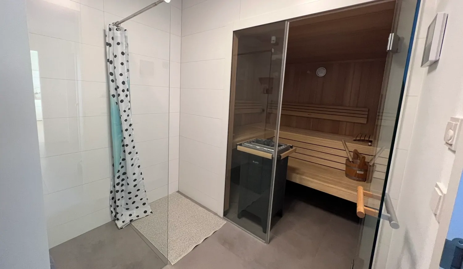 Private Sauna mit Walk-In Dusche