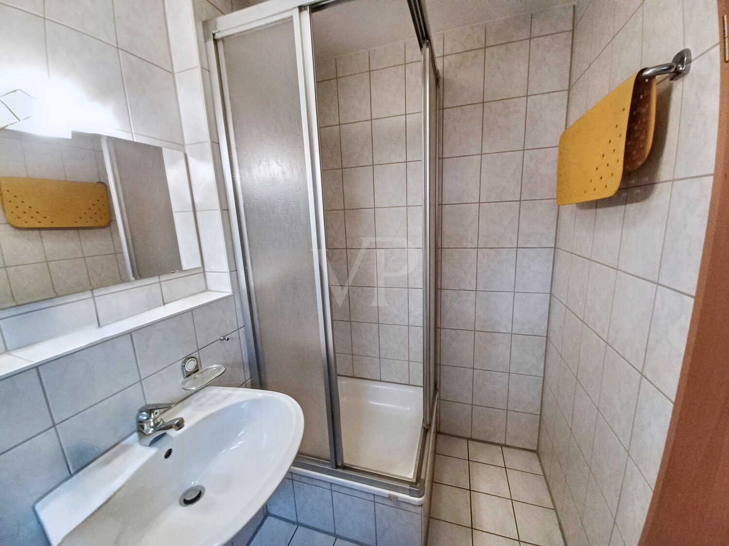 Bad mit Dusche im Untergeschoss