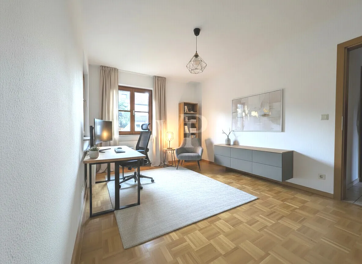 Arbeitszimmer (digitales Staging)