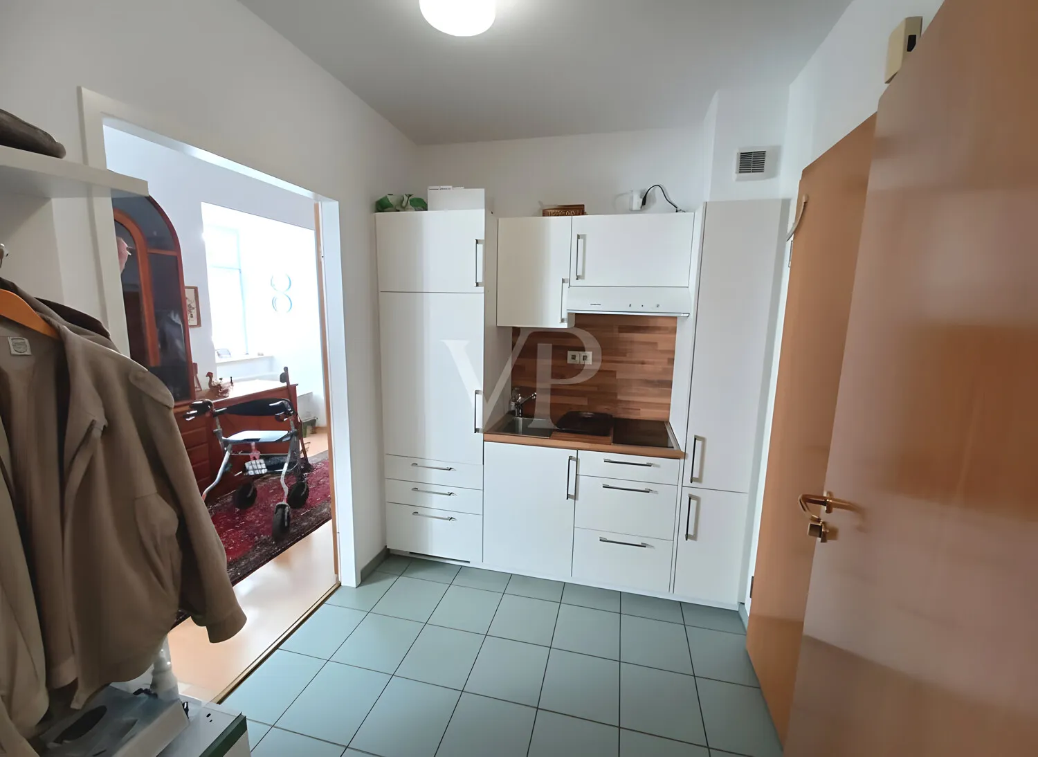 Eingangsbereich mit Küchenzeile