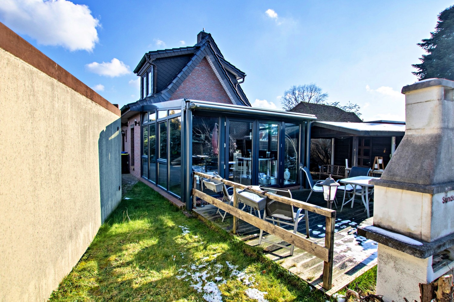 Blick aus dem Garten