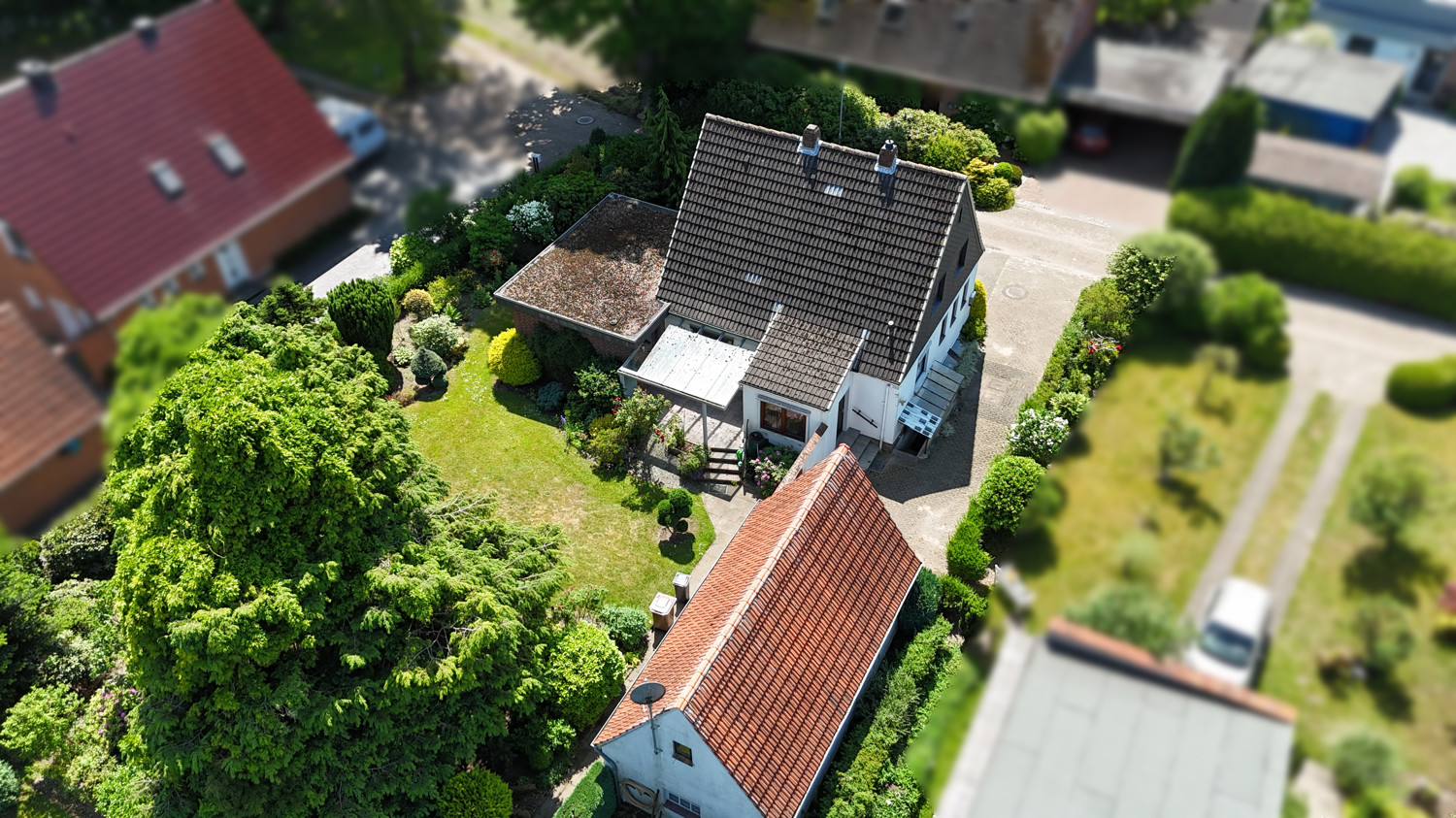 Haus und Garage