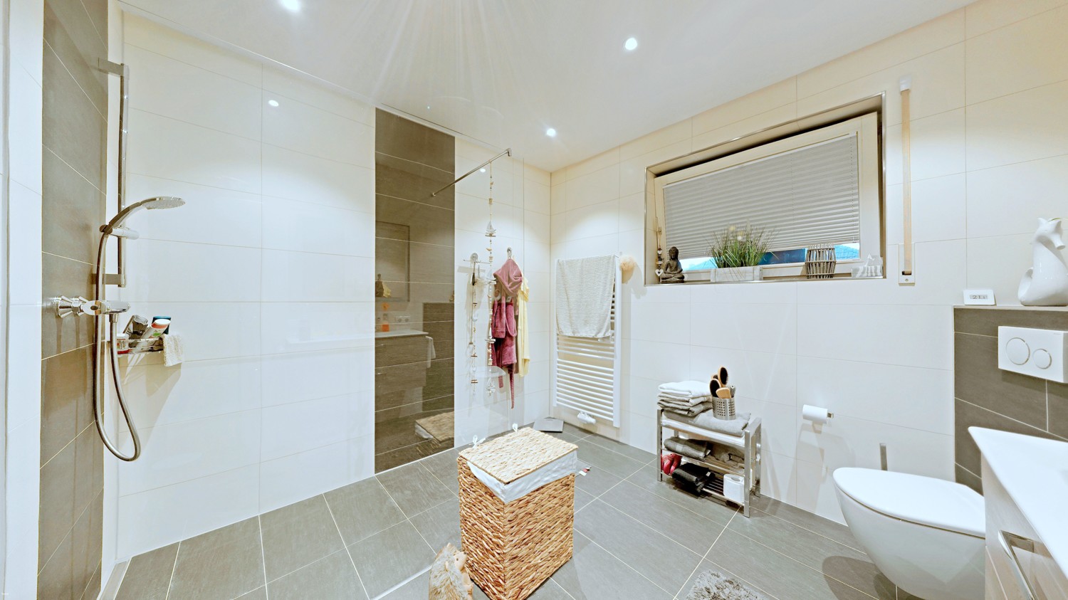 Badezimmer EG