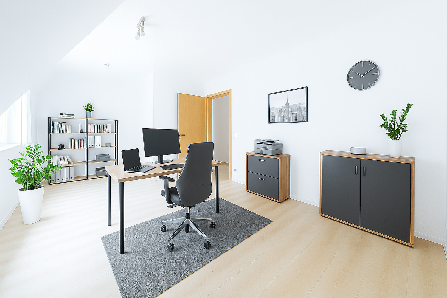Büro Möbliert