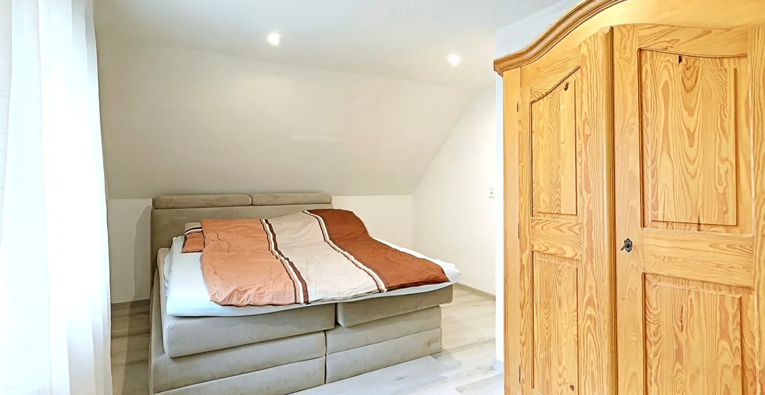Schlafzimmer OG