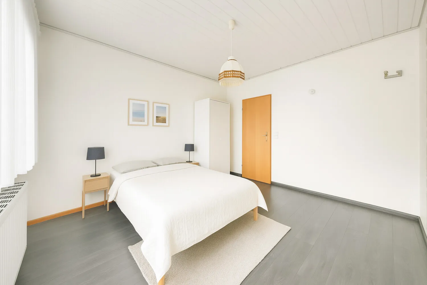 Schlafzimmer möbliert