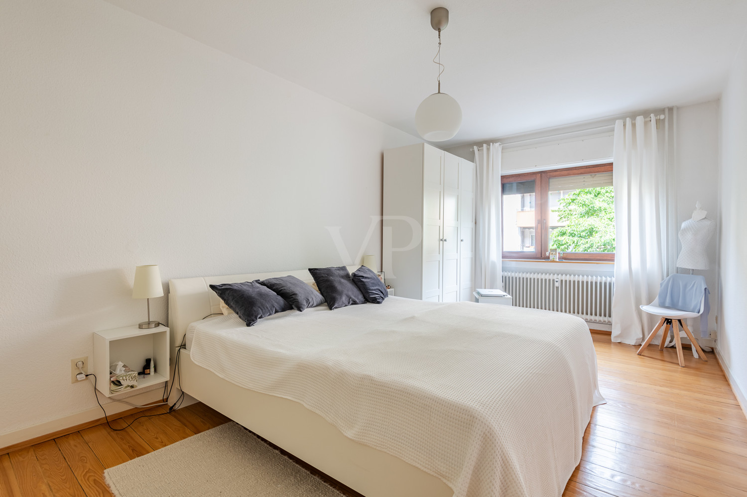 1.OG rechts Schlafzimmer