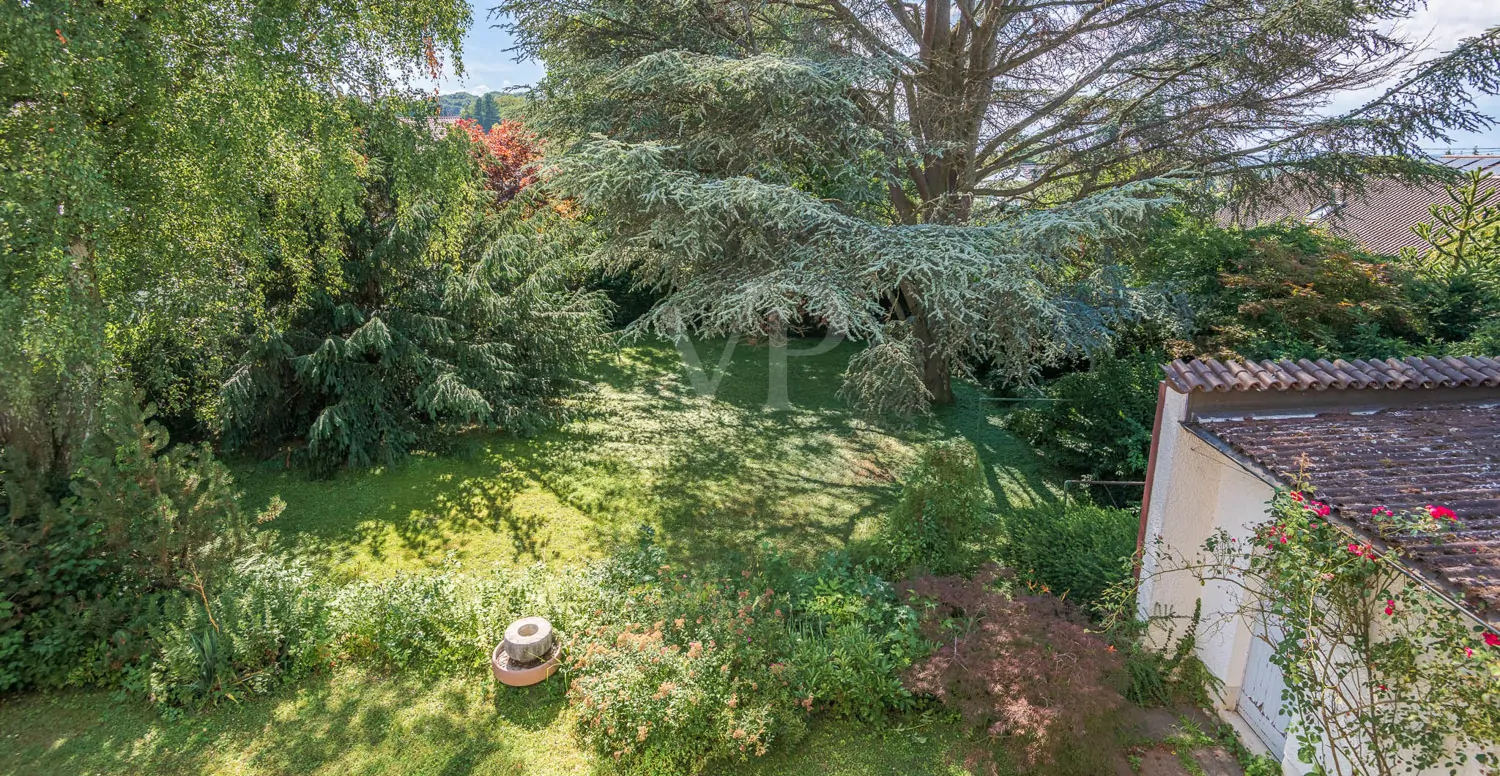 Gartenansicht vom Balkon