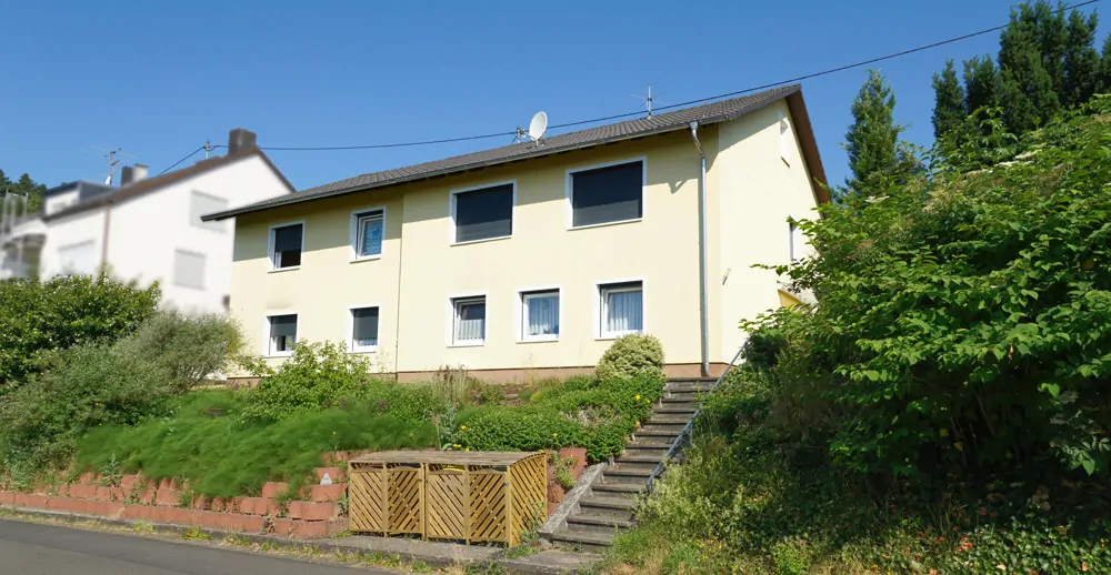 Modernisiertes Zweifamilienhaus in Wächtersbach mit Ausbaureserve