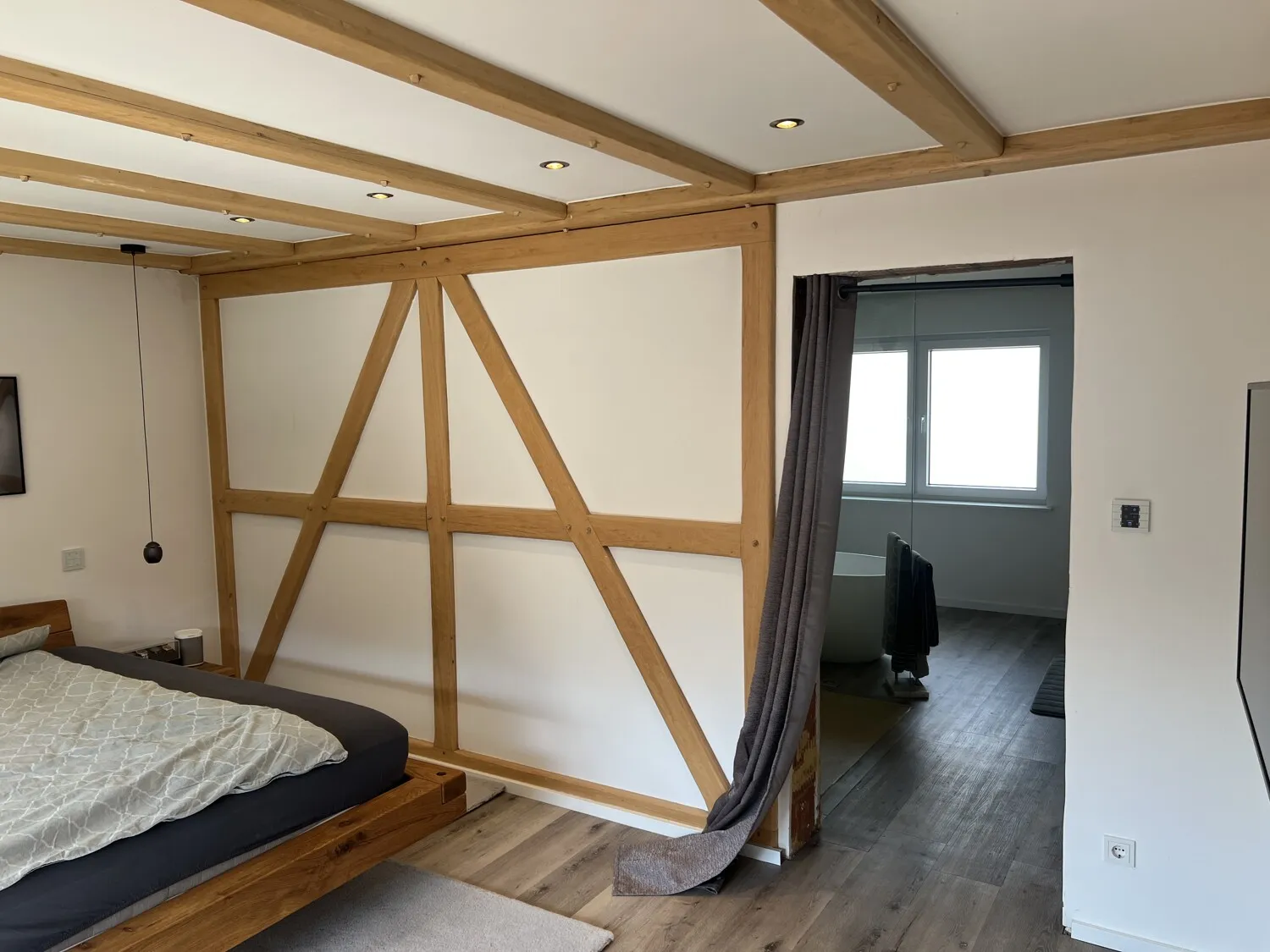 Schlafzimmer 1