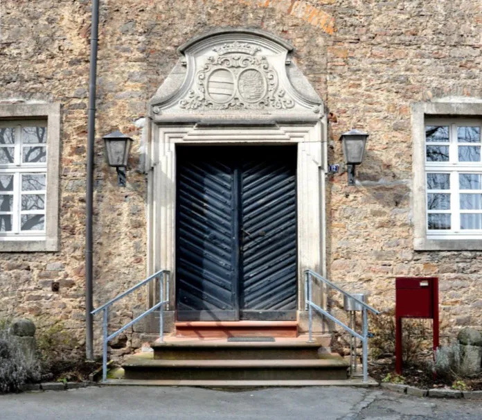 SANIERUNG IM SOMMER 2026 ABGESCHLOSSEN. PRAXISFLÄCHEN IN VERSCHIEDENEN GRÖßEN ZUR AUSWAHL