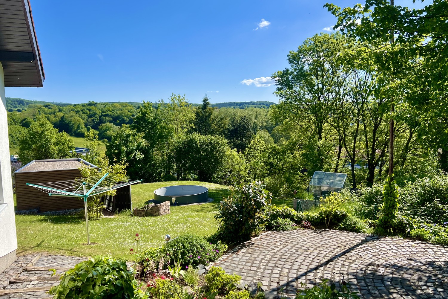 sonnenverwöhnte Terrasse