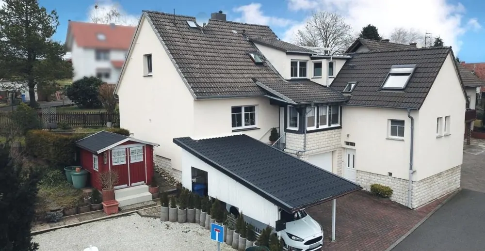 GEPFLEGTES EINFAMILIENHAUS MIT 
EINLIEGERWOHNUNG