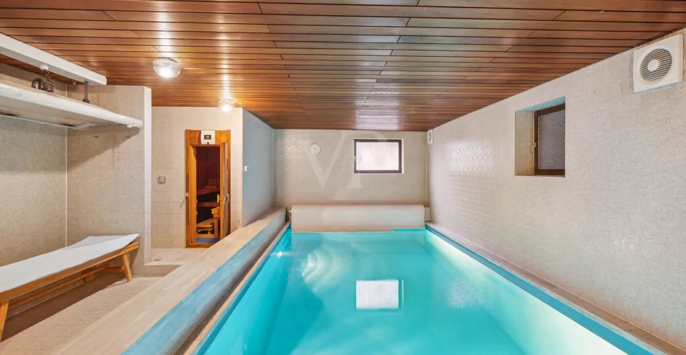 Schwimmbad mit Sauna