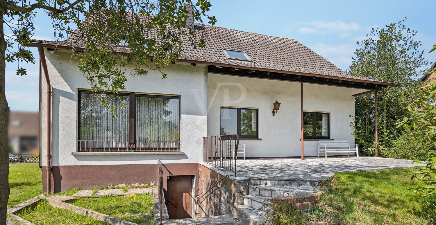 Rückansicht mit Terrasse