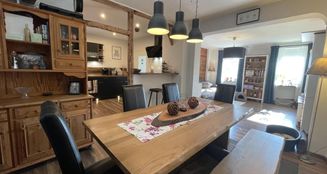 von_poll_real_estate_property_253092002_image_0