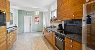 von_poll_real_estate_property_25309039_image_2